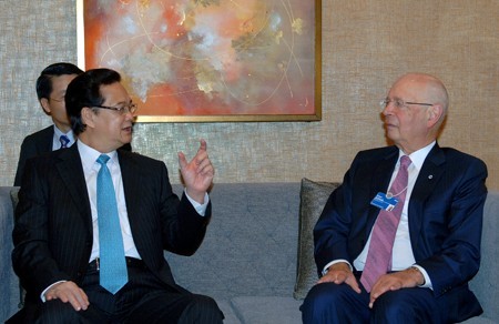 Premierminister Nguyen Tan Dung trifft WEF-Präsident Klaus Schwab - ảnh 1